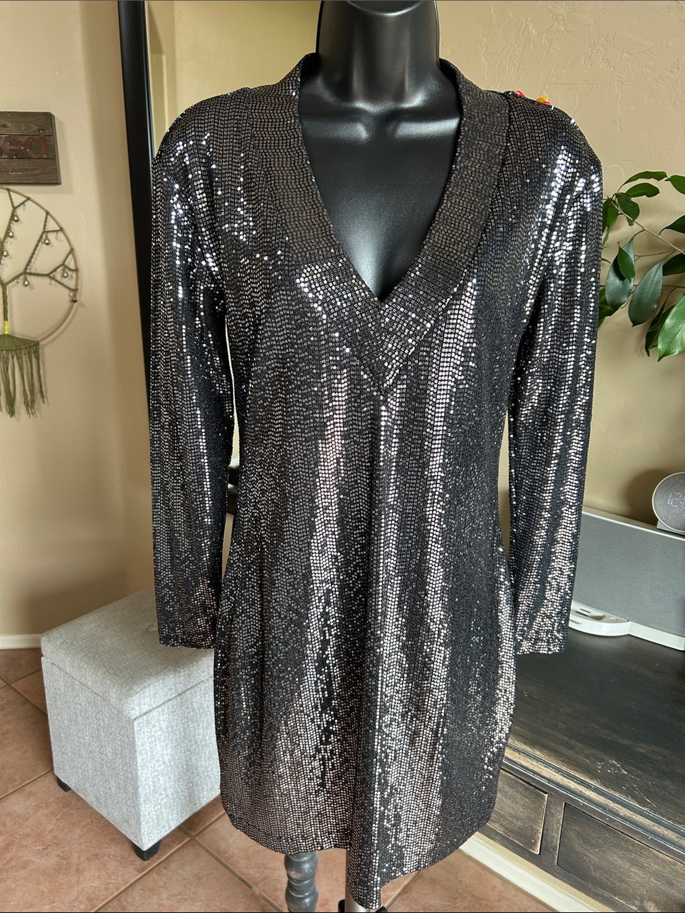 Xtraordinary Black Sequin Long Sleeve V-Neck Dress